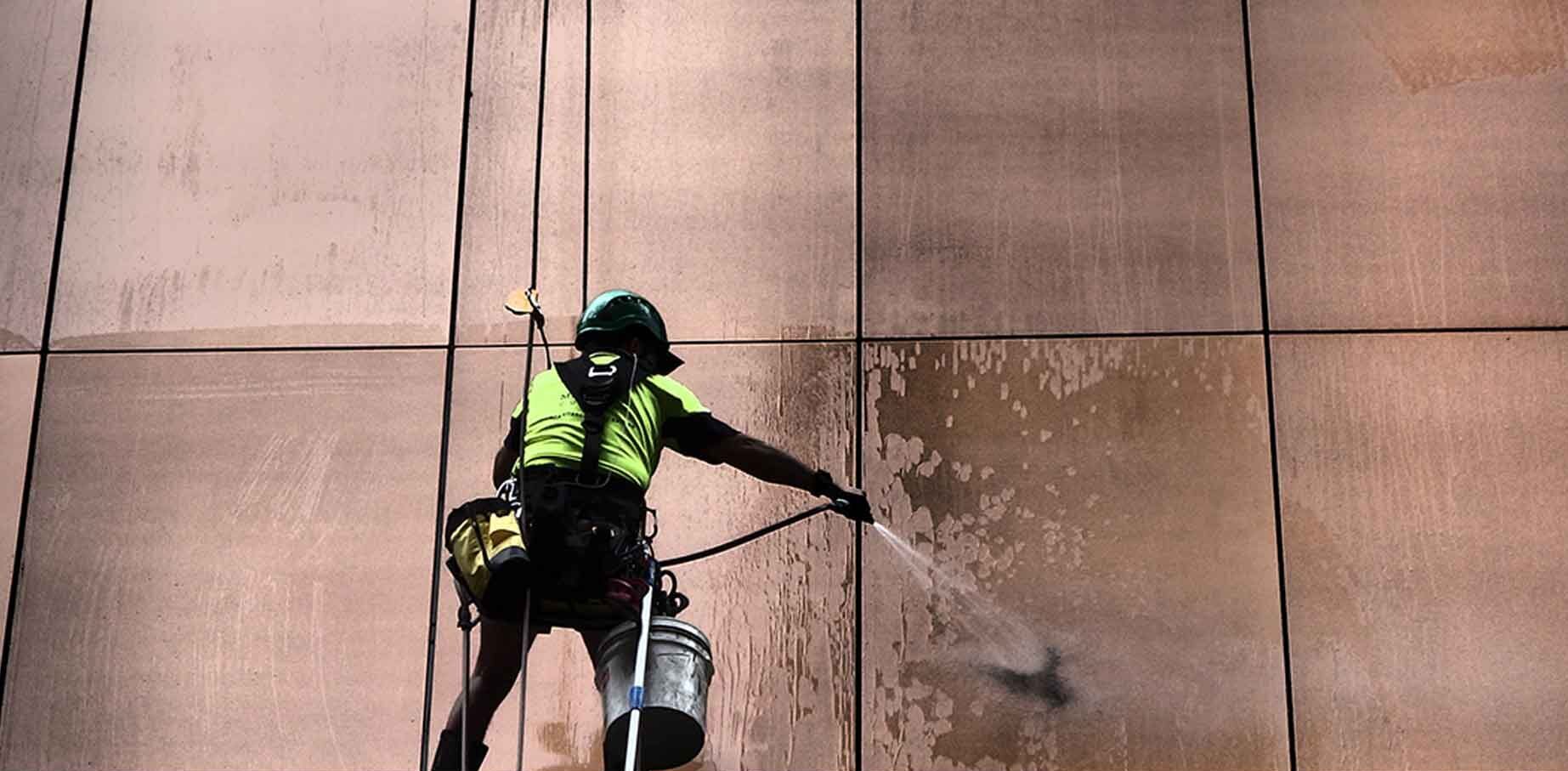 نگهداری نمای ساختمان